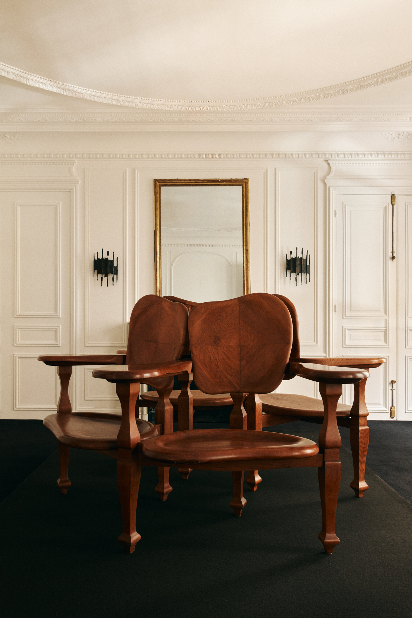 Batlló Bench by Antoni Gaudí - Double Seat, Solid Oak | Monde Singulier