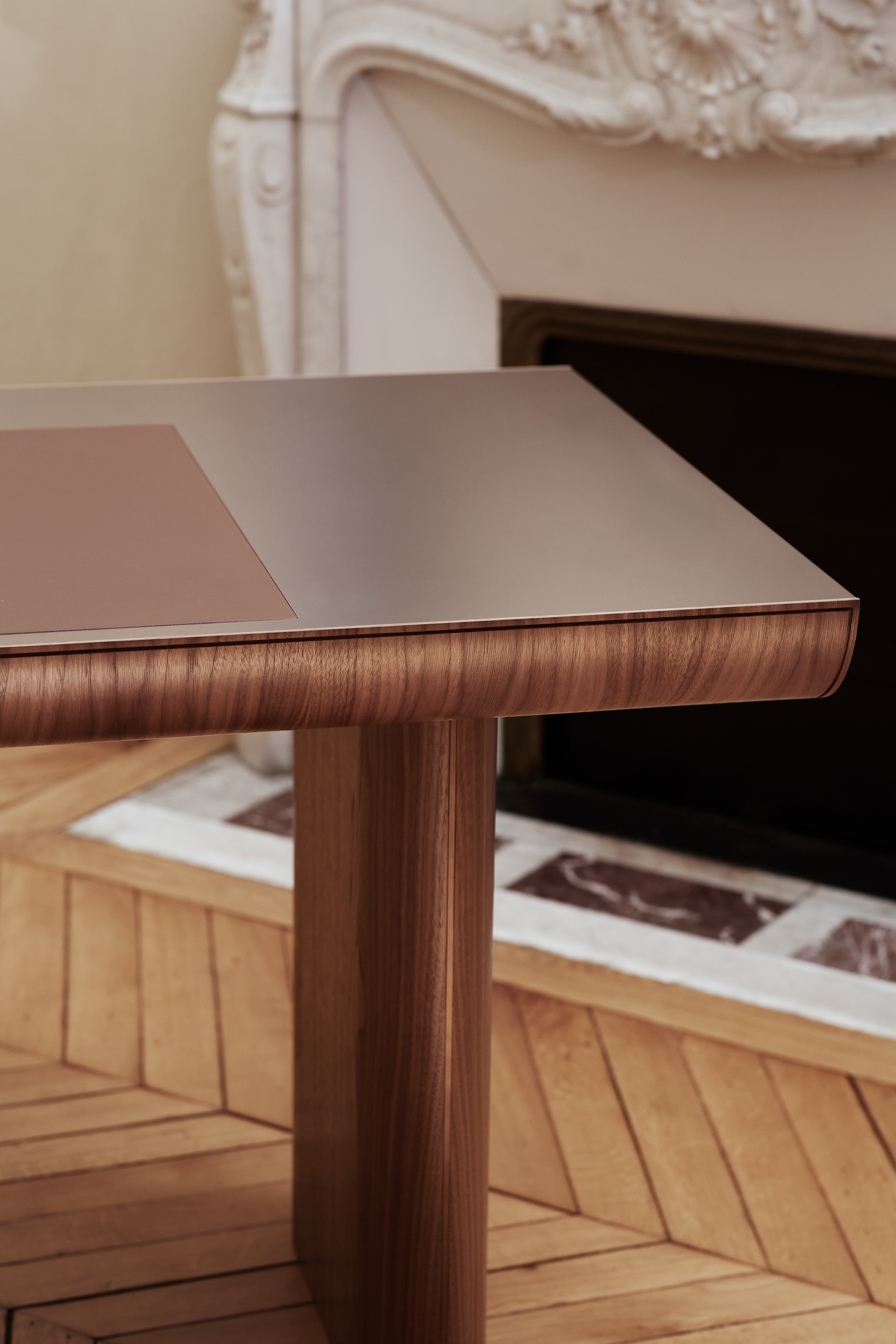 Desk by Tatjana von Stein - Leather and Walnut | Monde Singulier