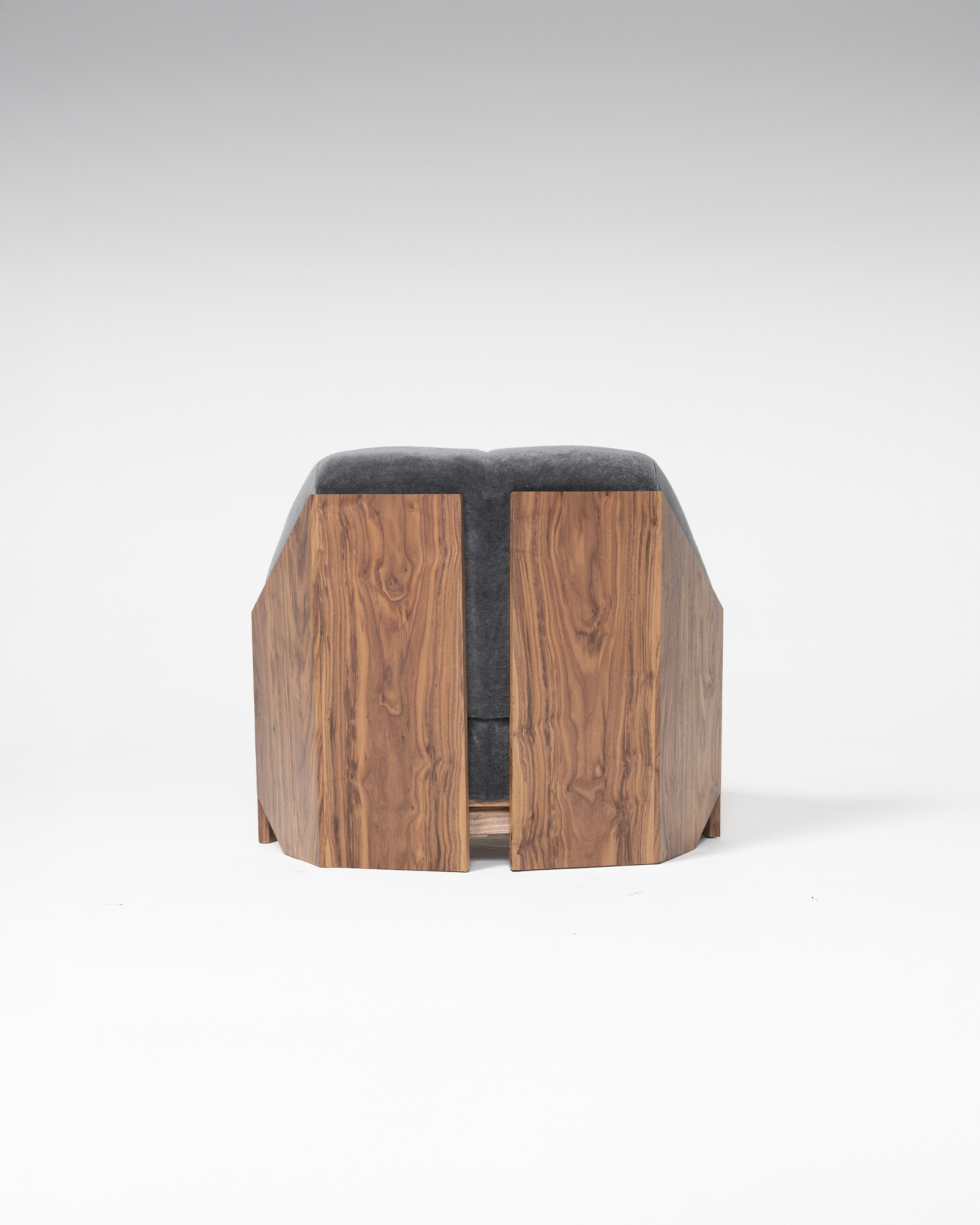 Château Chair by Atelier de Troupe - Velvet Armchair | Monde Singulier